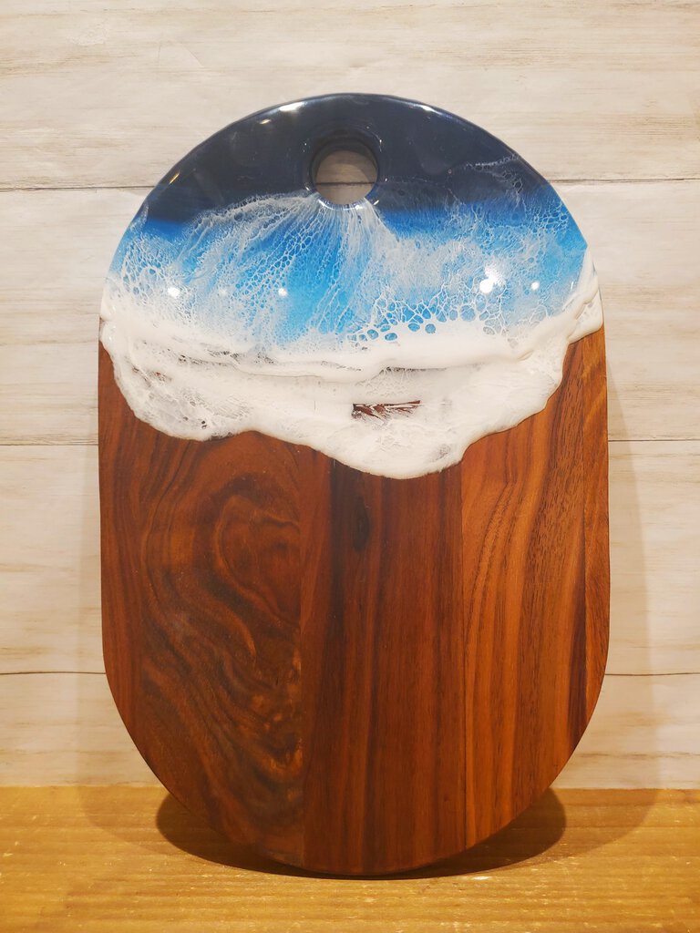 Close up of wood board with ocean